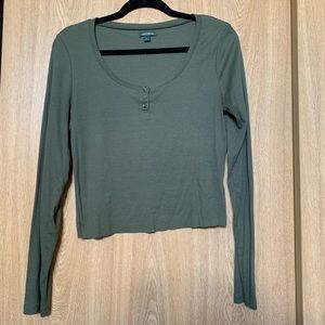 Wild Fable green long sleeve crop